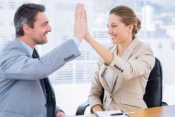 Umowa zlecenie z własnym pracownikiem – praktyczne wskazówki i przykłady