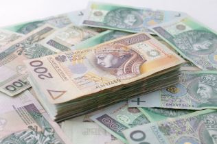 Potrącenia z wynagrodzenia za pracę i z zasiłków w jednym miesiącu – 2 listy płac