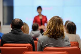 Import usług – jaki kurs waluty zastosować i kiedy wykazać w JPK_VAT?