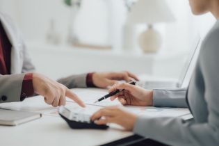 KSeF w zakładzie budżetowym. Jakie zarządzenia wdrożyć i na jakich przepisach je oprzeć?