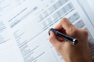 Poznaj skutki podatkowe dotyczące wynagrodzenia wypłaconego oddelegowanemu pracownikowi