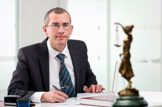 Nieodpłatna pomoc prawna dla jednoosobowego przedsiębiorcy jest pomocą de minimis