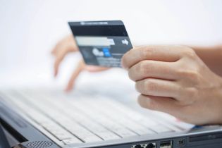Klienci ZUS coraz częściej korzystają z usług bankowych