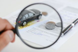 Sprzedaż samochodu firmowego – PIT, VAT i zdrowotna