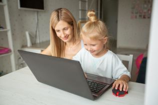 Rozliczenie się z PIT jako rodzic samotnie wychowujący dziecko a świadczenie 800+