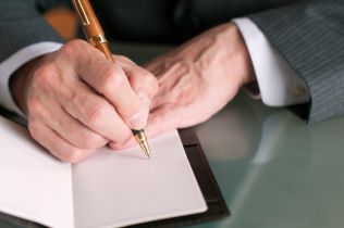 Czy można zwolnić pracownika podczas długotrwałego zwolnienia lekarskiego?