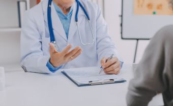Wyjazd pracownika do sanatorium a wynagrodzenie, czas pracy i dokumentacja – wskazówki dla pracodawcy