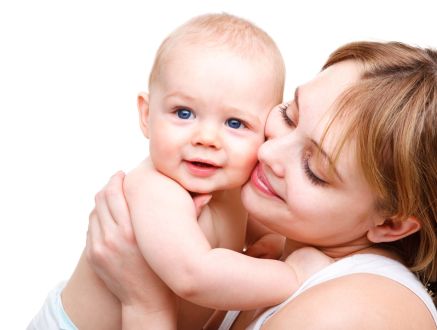 Mama prowadzi swój własny biznes – o jakich obowiązkach i ulgach VAT warto pamiętać?
