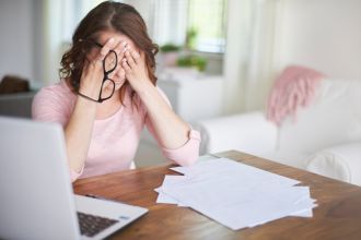 Stres zawodowy jest powszechnym problemem we współczesnym świecie, dotykającym pracowników w różnych branżach. Jedną z grup zawodowych, która szczególnie narażona jest na długotrwały stres, są księgowi. 