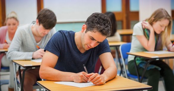 Usługi edukacyjne a VAT – kiedy wykładowca może zastosować zwolnienie