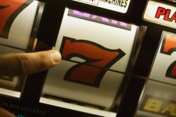 automat, maszyna z kasyna (jednoręki bandyta)