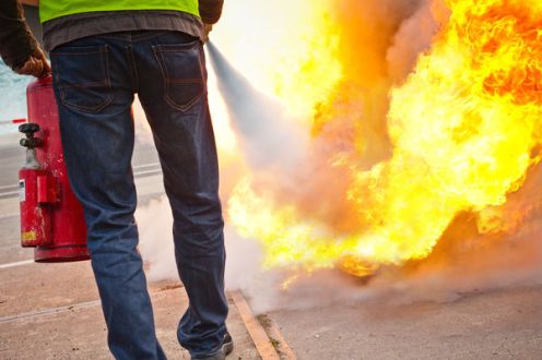 Spalony towar w KPiR – rozliczenie straty i odszkodowania na przykładzie