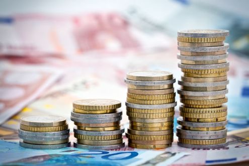 Płaca minimalna w 2026 roku wzrasta do kwoty 4.806 zł. Sprawdź stawkę godzinową