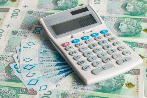 Spółka otrzymała fakturę ze stawką VAT 0% za opłaty celne w związku z importem. Faktura dotyczy kosztów innej firmy.