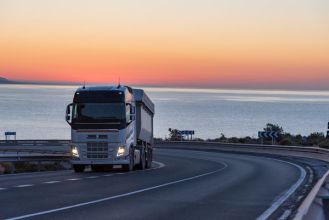   Czy faktury za usługi transportu towarów do UE dla firm zagranicznych będą musiały przechodzić przez KSeF