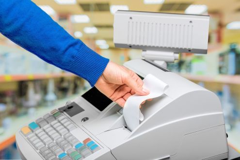 Kasa fiskalna przy WSTO – czy zagraniczna spółka musi ją stosować?