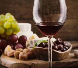 Dłuższa ważność starych znaków akcyzy na wyroby winiarskie