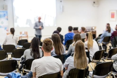 Od 1 stycznia 2026 r. pracodawcy sprawdzą na uczelni autentyczność dyplomu